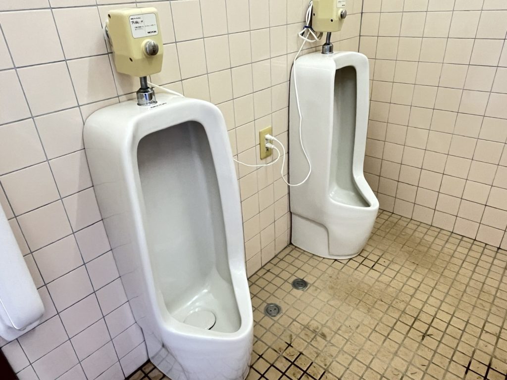 岳の棚田キャンプ　男子トイレ